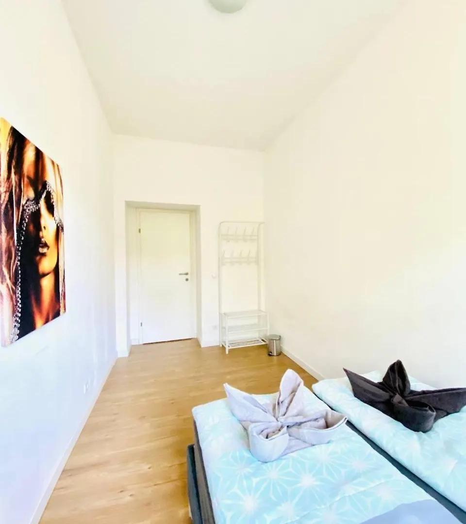 3Br Shared Apt, Ideal Up To 6P, 15-Min To Stammersdorf Apartment Vienna Austria